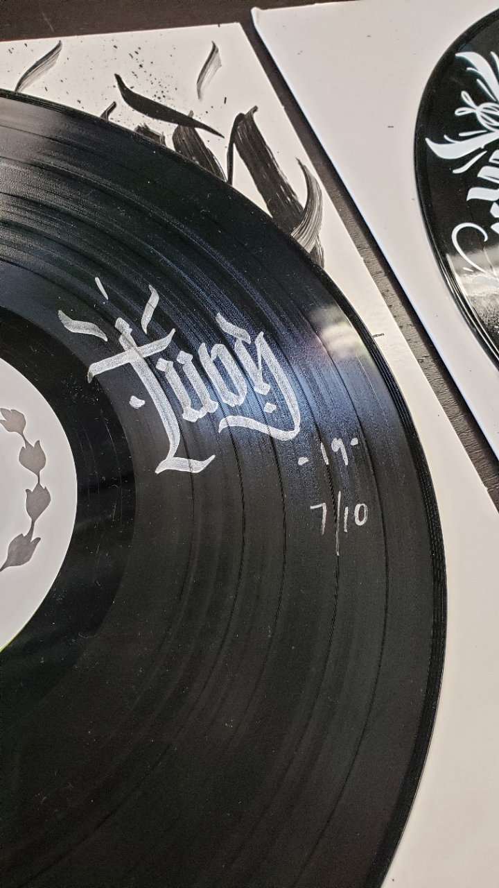 Tubs - Calligraphic DJ - WHITE