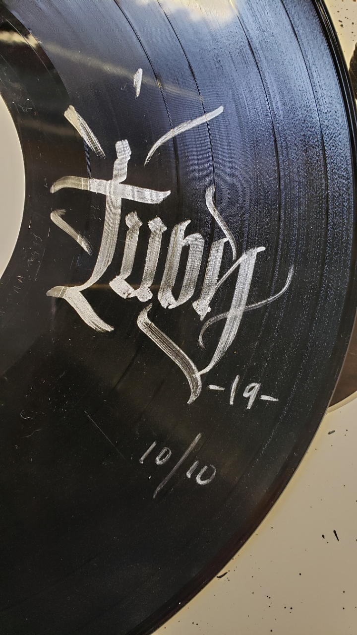 Tubs - Calligraphic DJ - WHITE